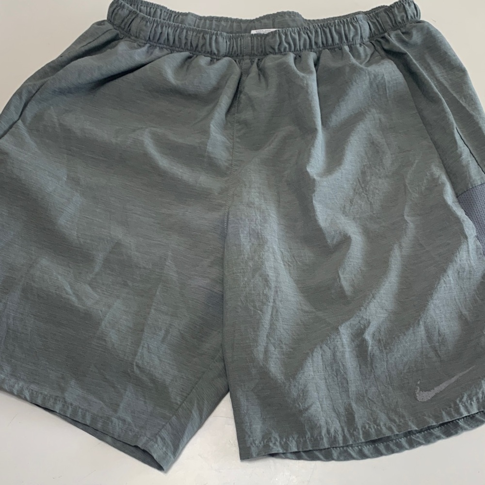 Nike DriFit Women’s Charcoal Running Shorts 6.5inch inseam sz S